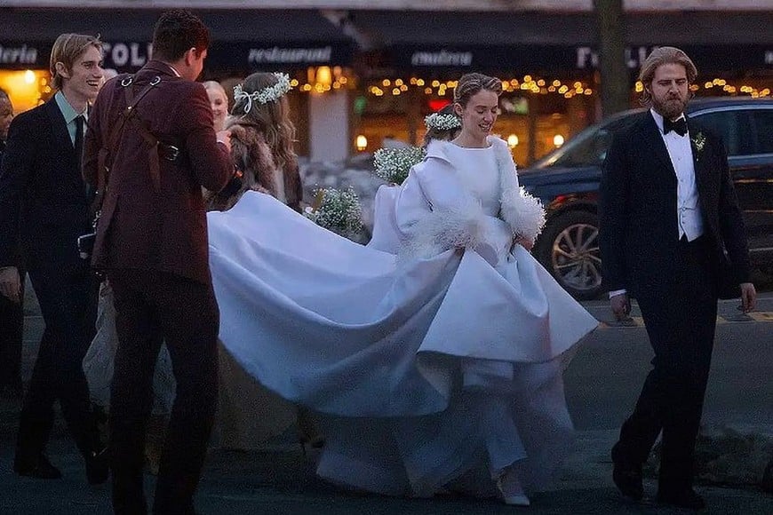 Se pudo ver a la novia vestida de blanco caminado por las calles de Nueva York