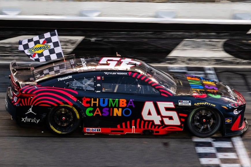 El éxito representa la consagración más importante para 23XI Racing, la estructura fundada en 2021 y copropiedad de Michael Jordan y Denny Hamlin.