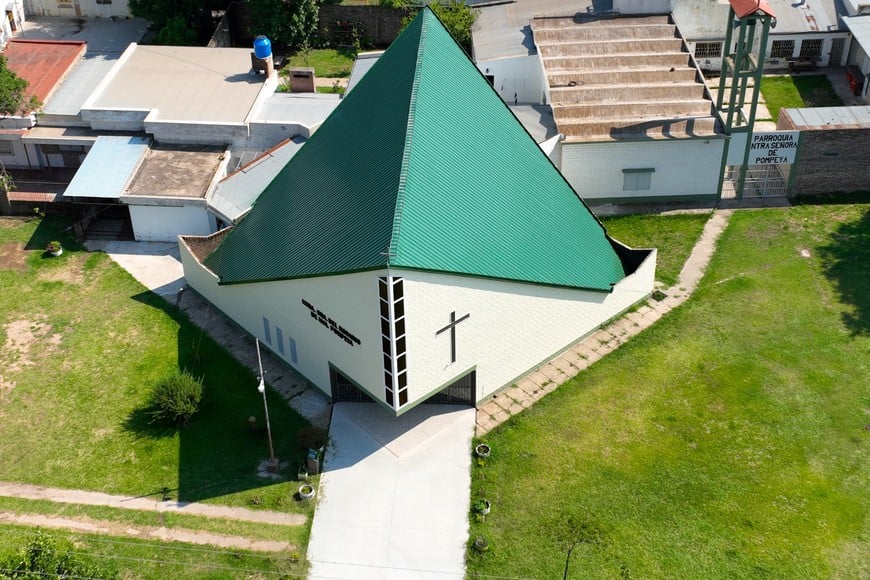 Robo a parroquia en Nueva Pompeya: detienen a una mujer y aprehenden a un hombre