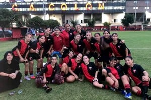 Colón de Santa Fe, el femenino ganó, goleó y gustó. Gentileza:  Aarón Assat.