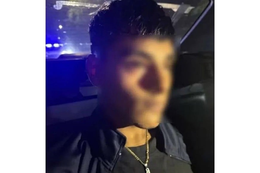 Al haber cometido el crimen cuando tenía 17 años, el acusado será juzgado bajo la ley penal juvenil.