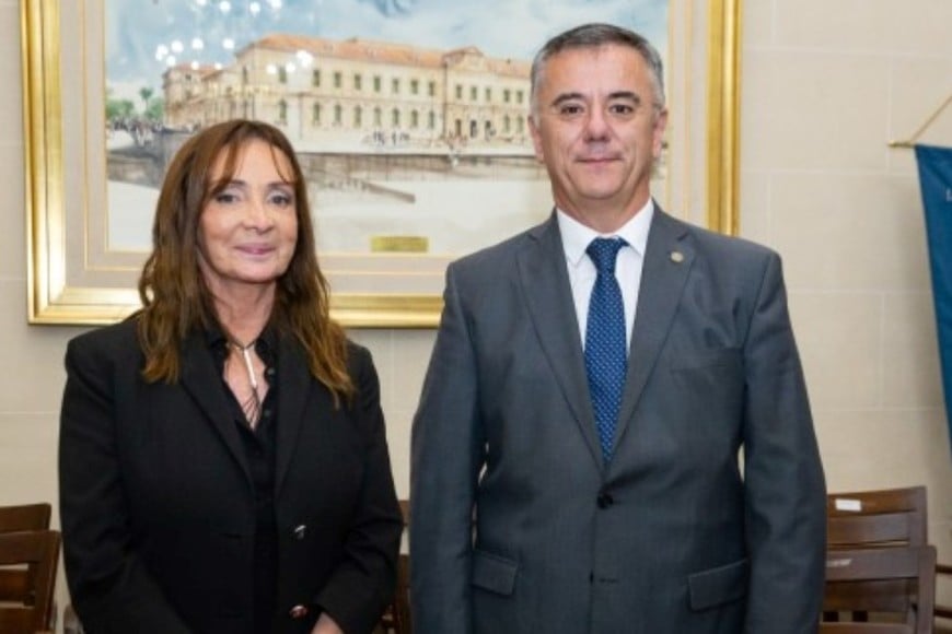 Claudia Levin y Pedro Sánchez Izquierdo fueron reelectos de forma unánime como decana y vicedecano para conducir la FCJS. Fue en la sesión especial del Consejo Directivo de este miércoles 12 de noviembre. Crédito: UNL