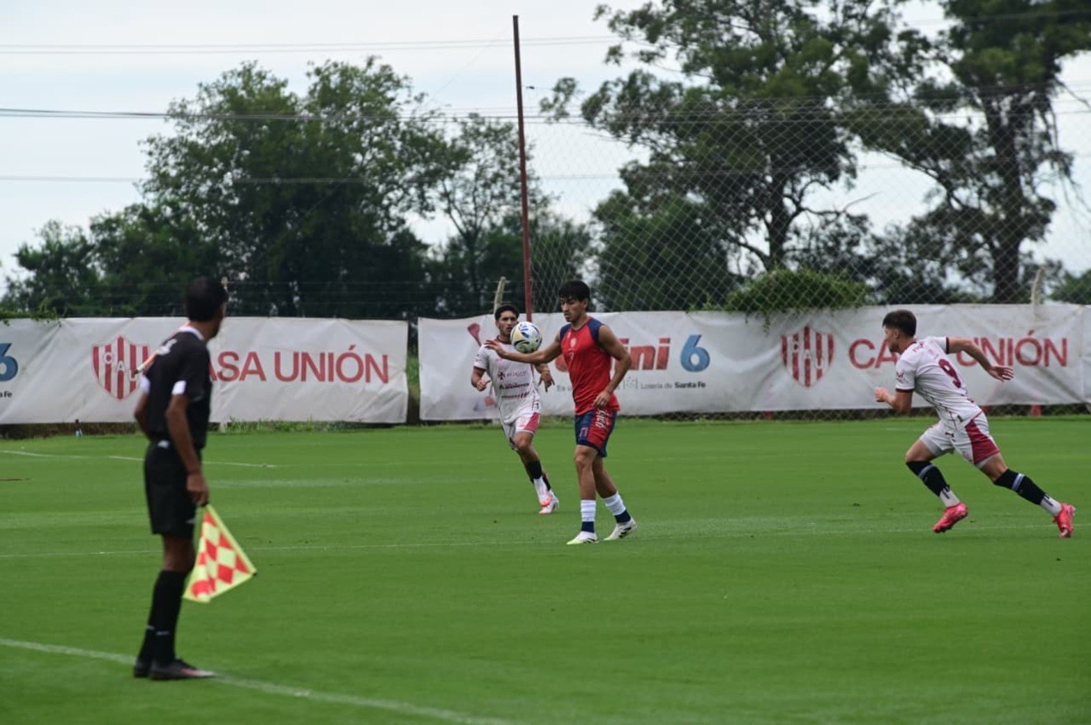 Unión jugó un amistoso ante 9 de Julio de Rafaela. Créditos: Flavio Raina