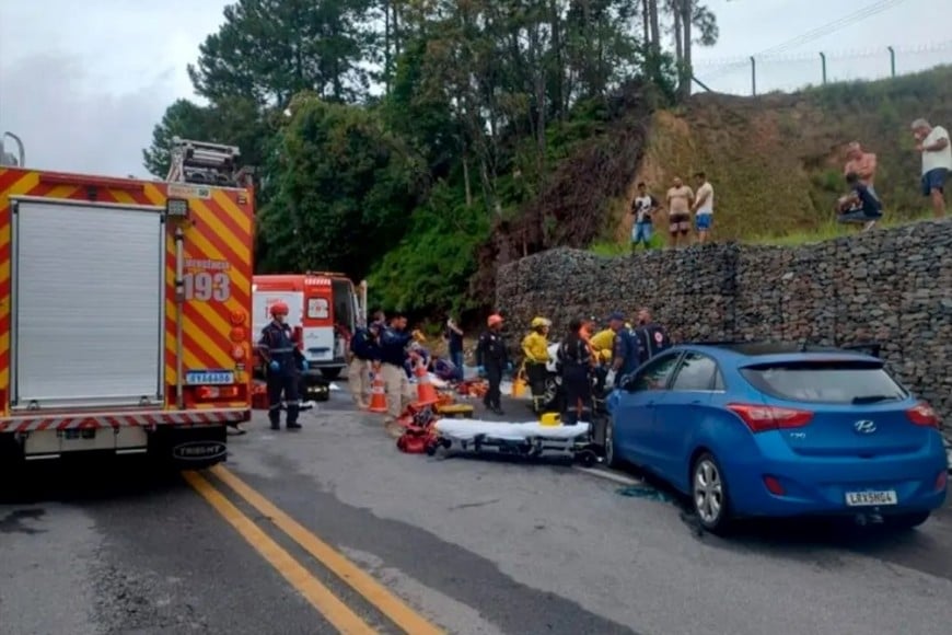 El padre de las menores también resultó herido.