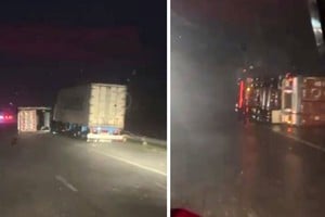 Autos y camiones volcaron en la Autopista Rosario - Córdoba a causa del temporal.