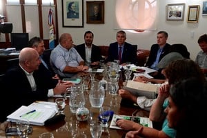 Funcionarios y representantes gremiales, en la última reunión paritaria.