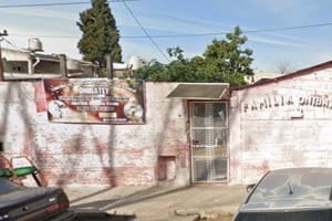 Tres estaban dentro del lugar y otros dos habían subido al techo.