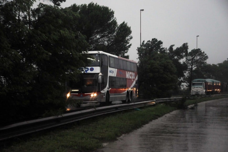 En la circunvalación también hubo problemas. Foto: Flavio Raina