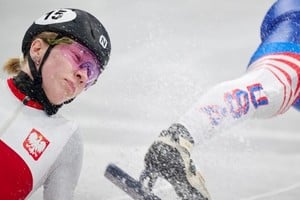 Kamila Sellier sufrió un corte cerca del ojo izquierdo en los 1.500 metros de short track.