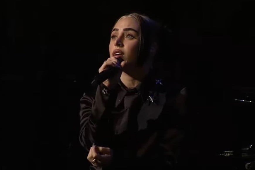 Más de 70 músicos la acompañaron en escena, bajo la dirección del compositor y productor Nicolás Sorín.