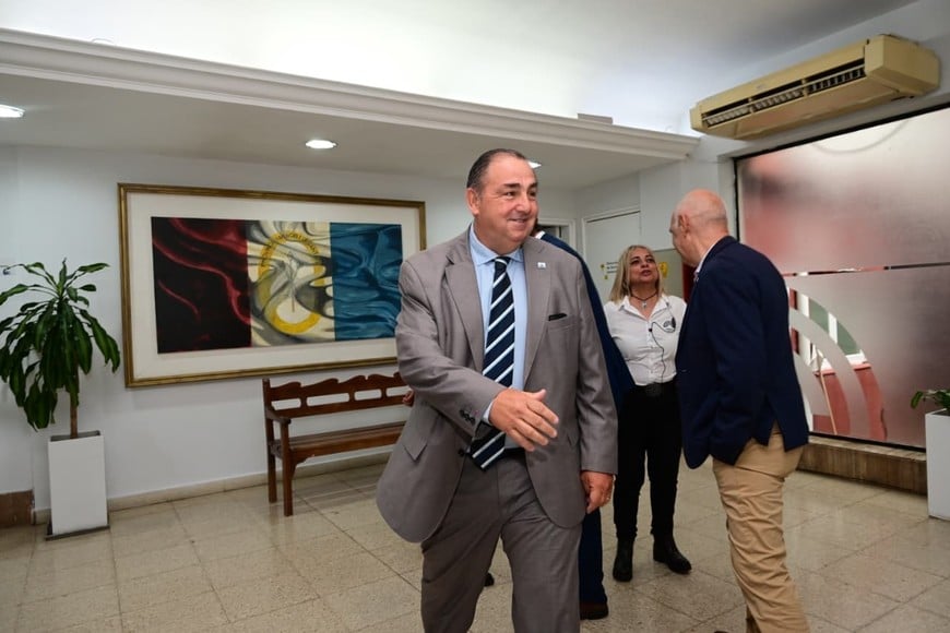 Poletti saludó como habitualmente lo hace cuando arriba al recinto. Flavio Raina.