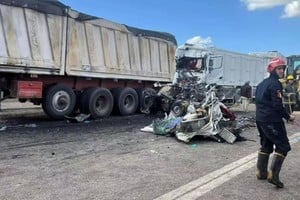 El choque ocurrió en el “Eje 30 de Junio”, al sur de Port Said: reportaron al menos 18 muertos y tres heridos.