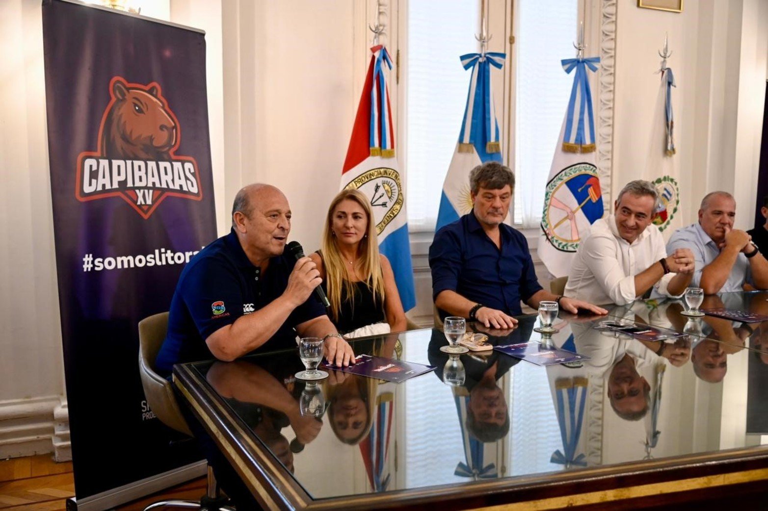 Presentación del partido de Capibaras XV-Peñarol en Rosario. Foto: Marcelo Manera