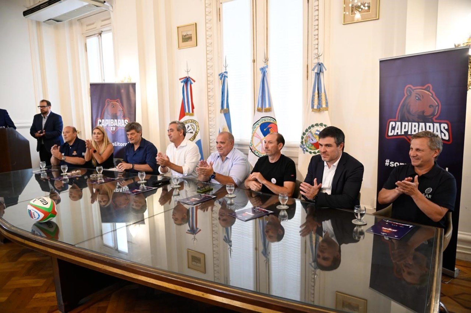 Presentación del partido de Capibaras XV-Peñarol en Rosario. Foto: Marcelo Manera