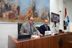 Sergio Basile, presidente del Concejo, junto al intendente, Juan Pablo Poletti, este viernes. Crédito: Flavio Raina