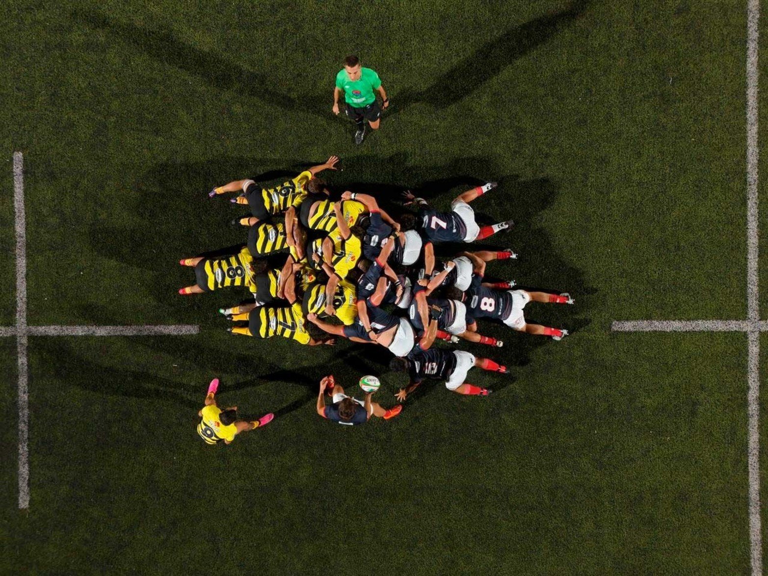 Capibaras XV comenzó ganando ante Peñarol. 