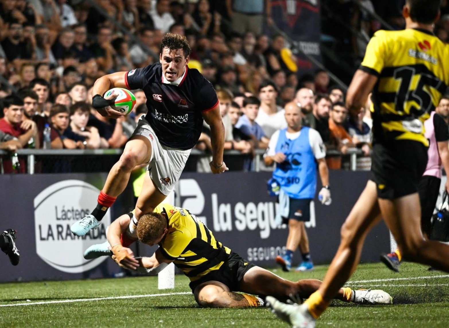 La energía del arranque se mezcla con un formato que premia el rendimiento y exige concentración plena.