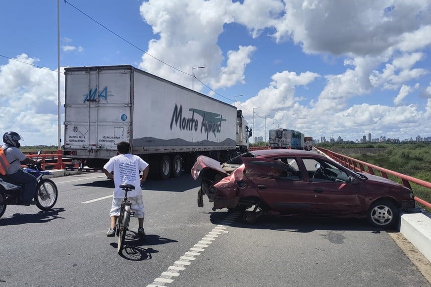La policía controló el tránsito.