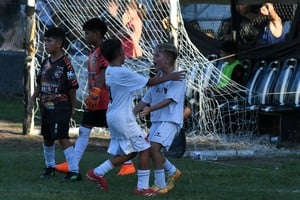 Colón, aplausos para un grande que eligió Nacional para comenzar el año deportivo. Foto: Manuel Fabatía.