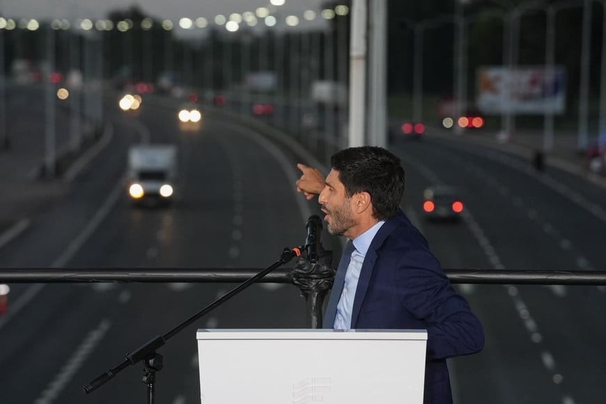 Inauguración del tercer carril de la autopista Santa Fe - Rosario.