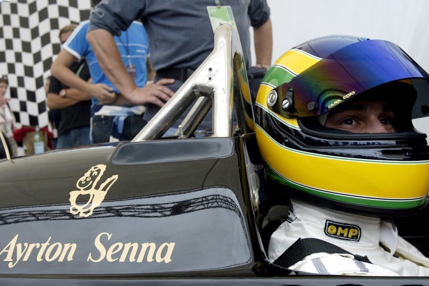 FILE PHOTO: Bruno Senna, the nephew of late Brazilian racing great Ayrton Senna, prepares to drive his uncle's 1986 Lotus Formula One car around the Interlagos race track in Sao Paulo, Brazil, October 23, 2004. REUTERS/Sergio Moraes/File Photo PLEASE SEARCH "FROM THE FILES - 25TH ANNIVERSARY OF AYRTON SENNA'S DEATH" FOR ALL PICTURES