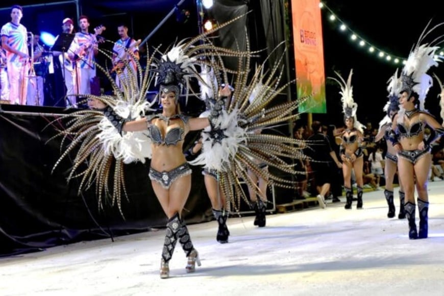 Sastre ratificó su corona: tres noches multitudinarias consagraron a la Capital Provincial del Carnaval