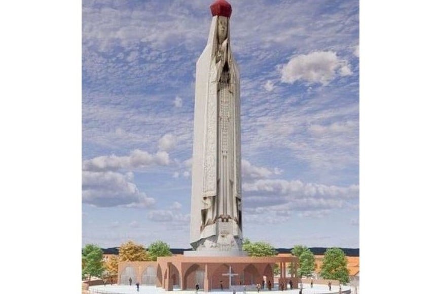 Incendio de la estatua gigante de la Virgen en Natal.