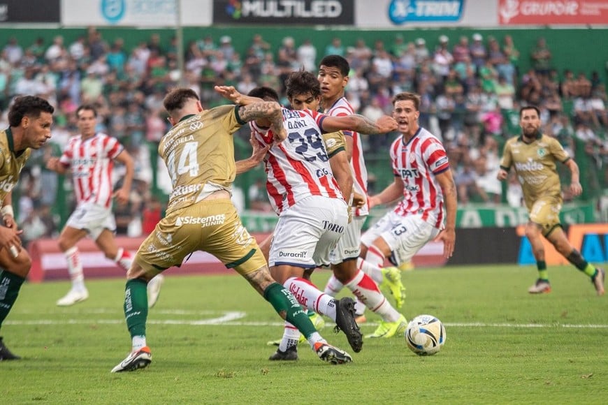 Unión-Sarmiento | Torneo Apertura Fecha 7 | Estadio Eva Perón. Foto: Julia Puccio