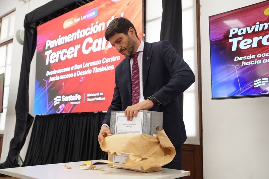 Pullaro licitó el segundo tramo del tercer carril de la autopista Santa Fe–Rosario: nueve ofertas y $85 mil millones