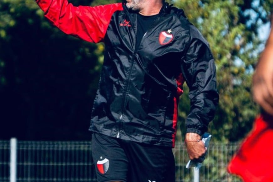 Fernando Nogara hará su debut como DT de Colón en el equipo liguista. Gentileza