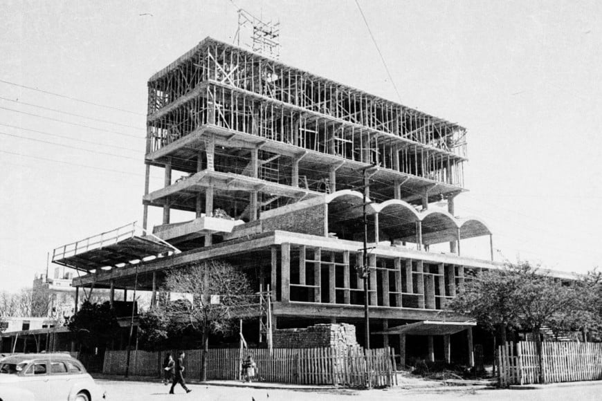 El edificio fue levantado en la década del '50. Archivo.