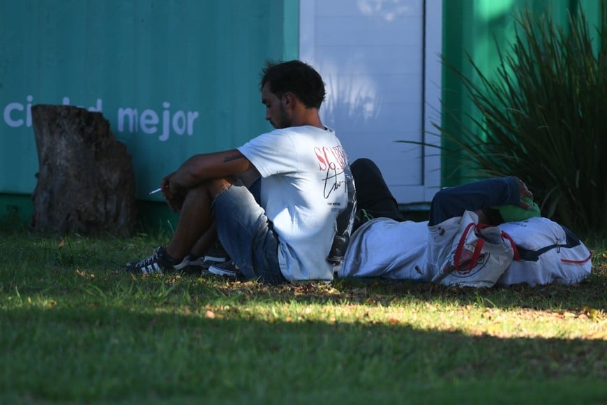 Hombres jóvenes es el perfil que más se está viendo en las calles. Foto: Manuel Fabatía