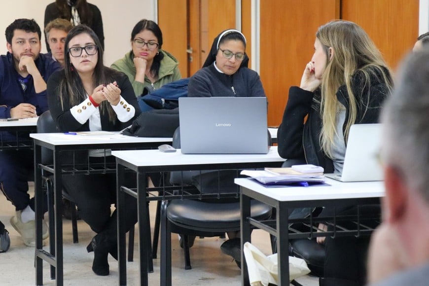 La IA como un medio para diseñar mejores experiencias, abrir alternativas y para ganar tiempo en el contacto humano del acto de enseñar.