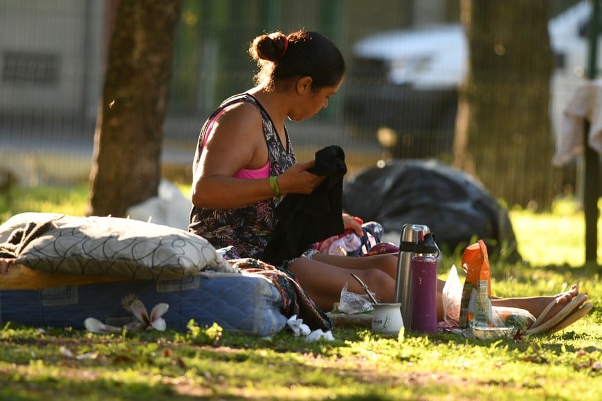 En algunos relevamientos se detectaron más de 40 personas en el entorno de la Terminal de Ómnibus. Foto: Manuel Fabatía