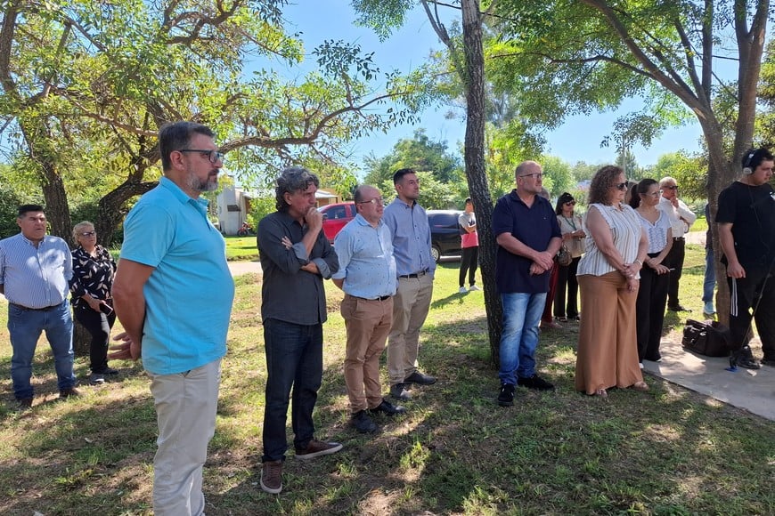 Durante el acto de apertura se remarcó que la puesta en funcionamiento del centro sanitario es el resultado de un trabajo articulado entre el gobierno provincial, la senaduría, el hospital, la comuna y la comunidad.