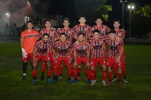 Juventud Unida de Candioti. Gran despliegue de los jugadores de Martino Petitti. Gentileza: Jael Fullana.