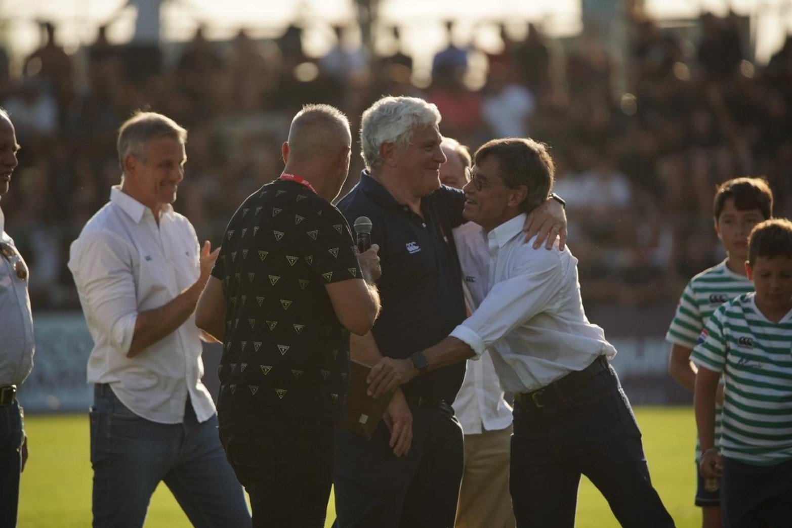 Reconocimientos en la previa del gran partido. 