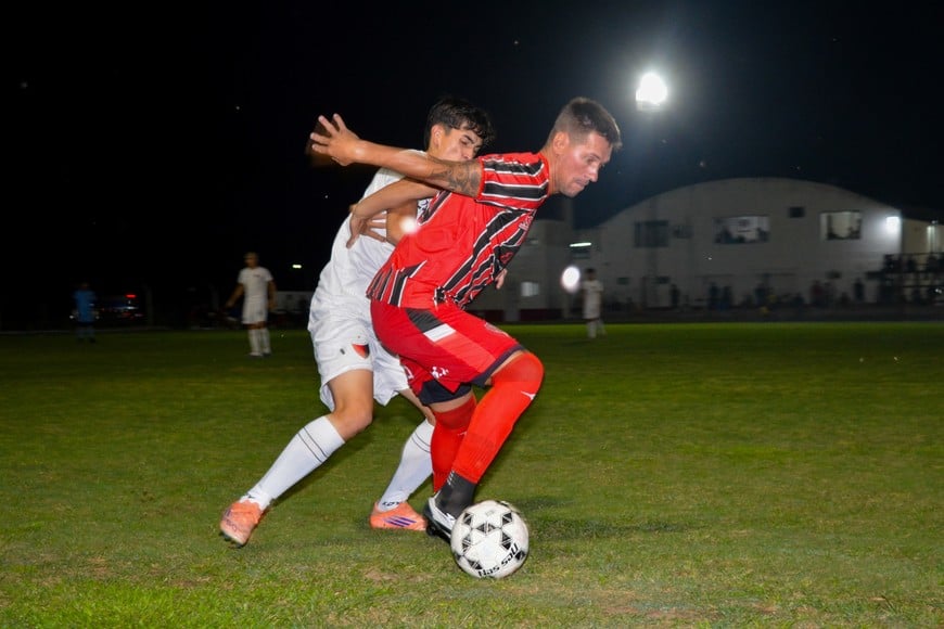 Partido discreto y de una gran entrega física por parte de ambos. Gentileza: Jael Fullana.