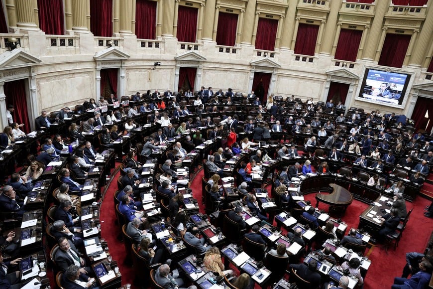 A general view of Argentina's National Congress as lawmakers debate after Argentina's President Javier Milei vetoed laws to boost funding for pediatric hospitals and public universities, citing efforts to rein in public spending, in Buenos Aires, Argentina September 17, 2025. REUTERS/Francisco Loureiro