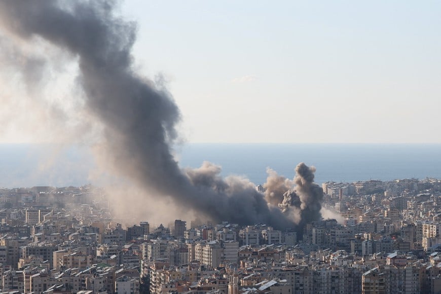 Smoke and dust rise after an Israeli strike on Beirut's southern suburbs, following an escalation between Hezbollah and Israel amid the U.S.-Israeli conflict with Iran, Lebanon, March 2, 2026. REUTERS/Mohamed Azakir