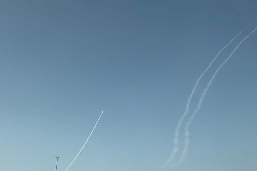 A rocket moves in the sky over Dubai, United Arab Emirates, March 2, 2026 in this screen grab taken from a social media video. VIDEO OBTAINED BY REUTERS/via REUTERS  THIS IMAGE HAS BEEN SUPPLIED BY A THIRD PARTY. NO RESALES. NO ARCHIVES.

VERIFICATION : Reuters was able to confirm the location and date from original file metadata. Road layout, streetlights, railing and wall matched file and satellite imagery of the area. Reuters witnesses also reported loud blasts in Dubai on Monday (March 2)