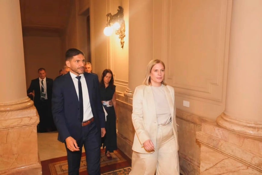 La legisladora nacional junto al gobernador Pullaro.