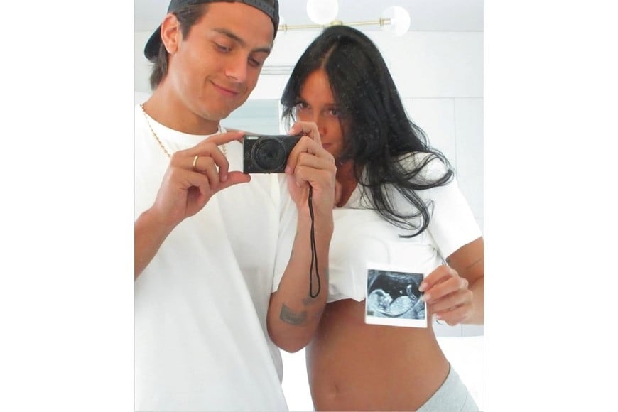 La hija de Sabatini y Dybala nació este lunes por la mañana.