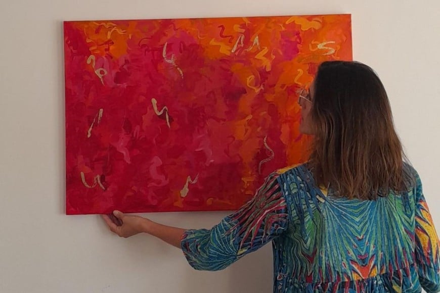 “Pintar con el cuerpo”: Andrea Gómez presentará su obra por primera vez en Santa Fe