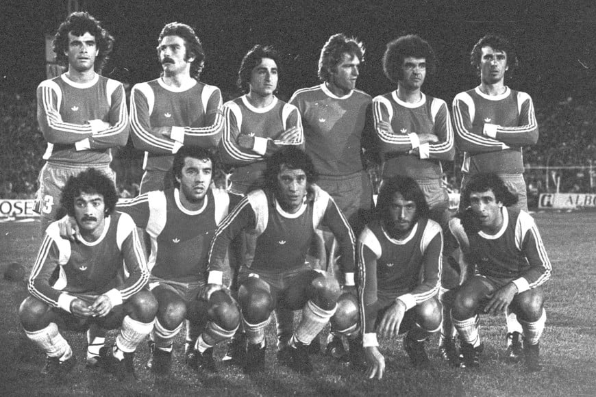 Una de las formaciones de Unión en el 78. De pie: Bottaniz, Merlo, Hugo López, Biasutto, Telch y Mazzoni. Agachados: Arroyo, Pitarch, Giachello, Ribeca y Alí.