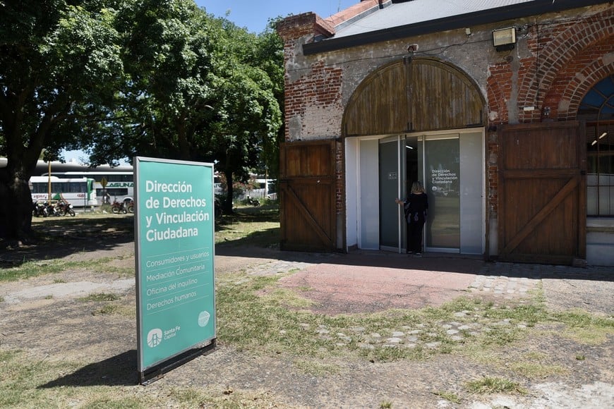 Fachada de la dirección de Derechos y Vinculación Ciudadana municipal. Crédito: Archivo
