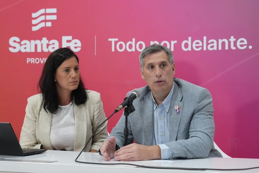 Olivares y Orciani brindaron una conferencia de prensa este miércoles. Foto: Gobierno.