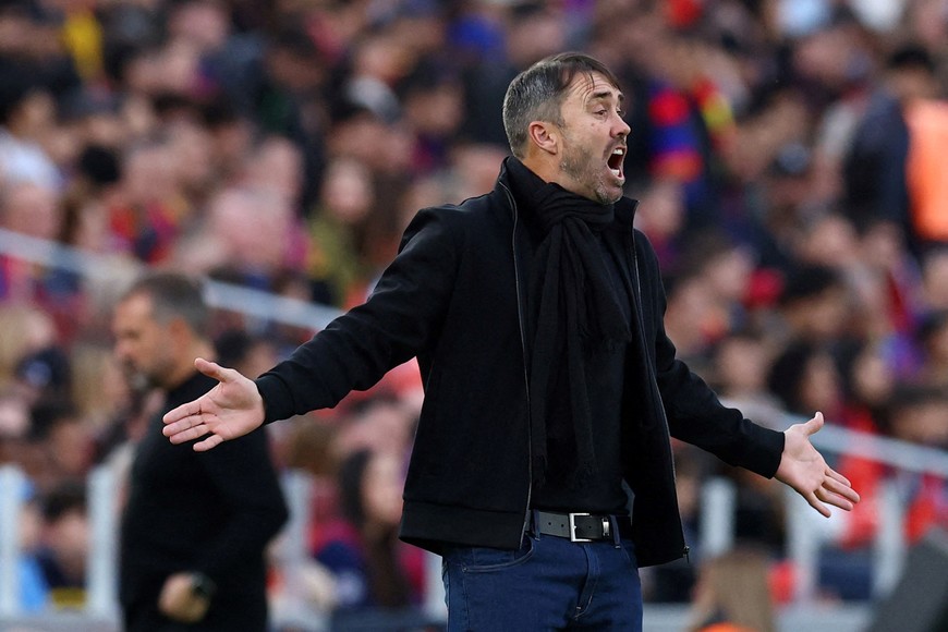 FILE PHOTO: Soccer Football - LaLiga - FC Barcelona v Deportivo Alaves - Spotify Camp Nou, Barcelona, Spain - November 29, 2025
Deportivo Alaves coach Eduardo Coudet reacts REUTERS/Albert Gea/File Photo