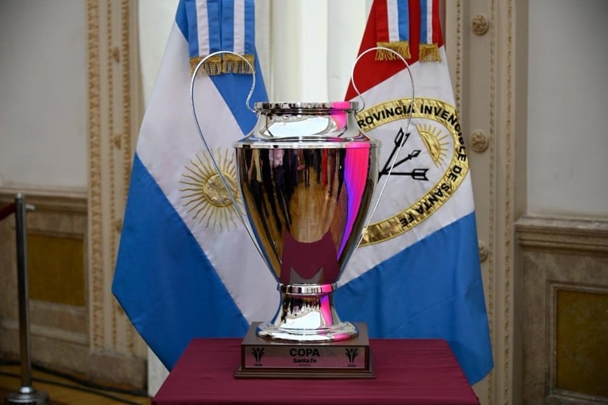 La Copa que se pondrá en juego en 20 disciplinas. Foto: Marcelo Manera.