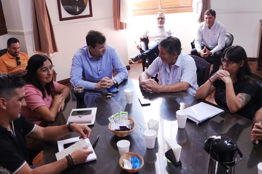 Los representantes de Intendentes y Presidentes Comunales y los paritarios de FESTRAM continuarán la negociación el lunes 9 en Santa Fe.